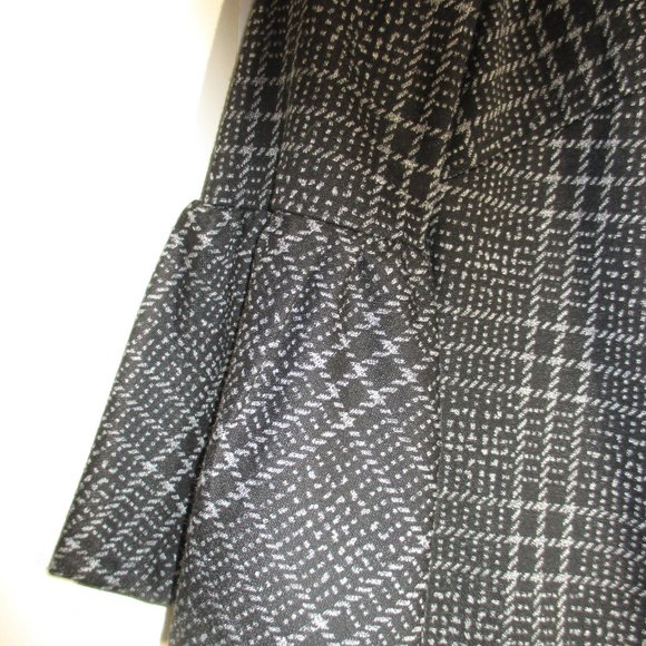 CALVIN KLEIN BLACK & WHITE BELL SLEEVE DRESS NWT - Picture 2 of 11